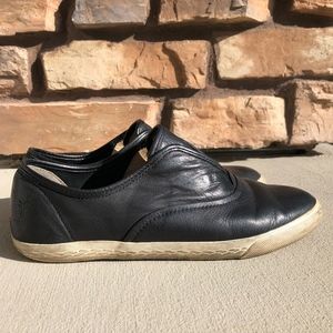 Frye "Maya" black distressed edge sneaker size 7.5